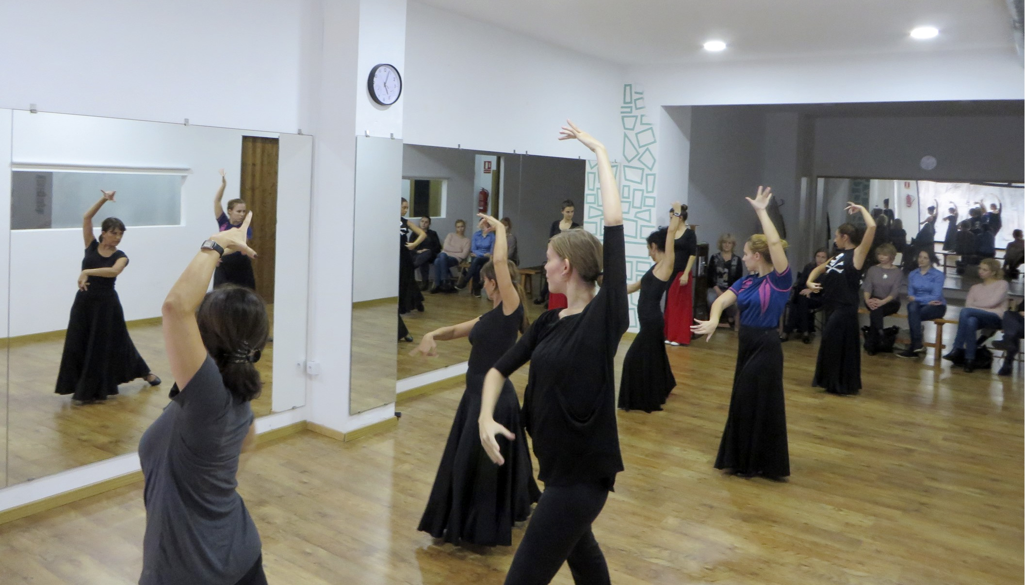 grupo de Letonia en centro de danza Rocio Giner Valencia